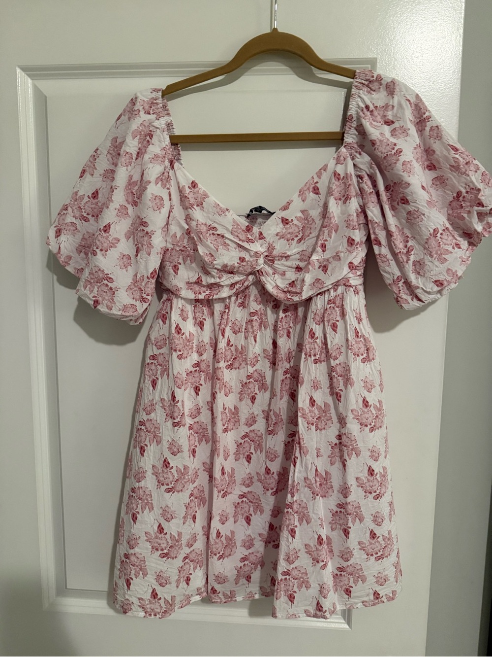 Trixxi Pink Floral Puff Sleeve Mini Dress